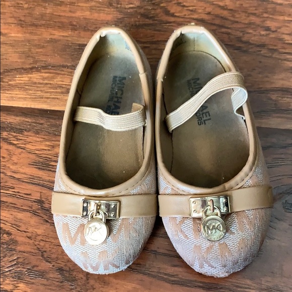 MICHAEL Michael Kors Other - 6T Michael Kors signature flats with gold